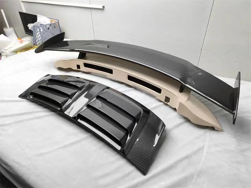 High Quality Top Style Dry Carbon Fiber Body Kit Spoiler Rear Wing Tail Wing for  911-992